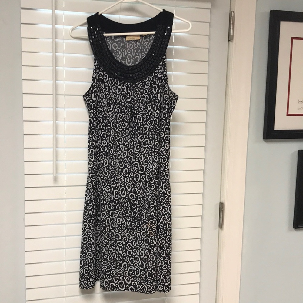 Lightweight knit-beaded neckline Dress